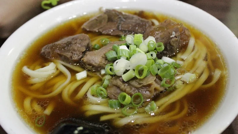 牛肉湯麺［ニョウロウタンミェン］