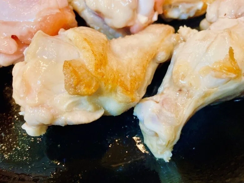 焼き色が綺麗についた手羽元